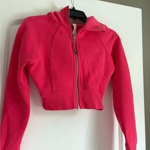 Lululemon cropped Scuba Hoodie size 2 Strawberry Margarita color pink red.